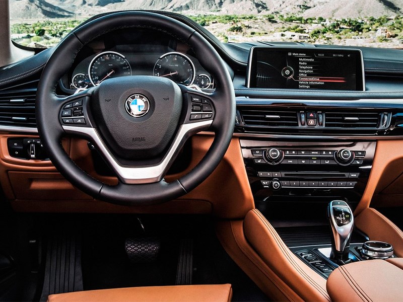 BMW X6 2015 водительское место