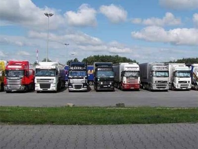 Водителям грузовиков придется платить тысячу рублей в час за парковку в центре Москвы