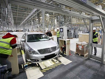 Завод Nissan под Петербургом вернулся к работе после простоя