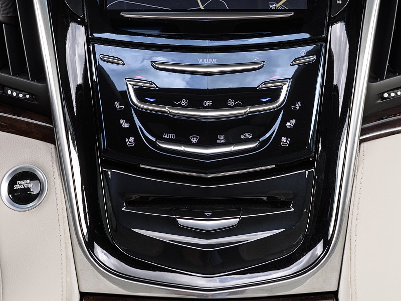 Cadillac Escalade 2015 центральная консоль