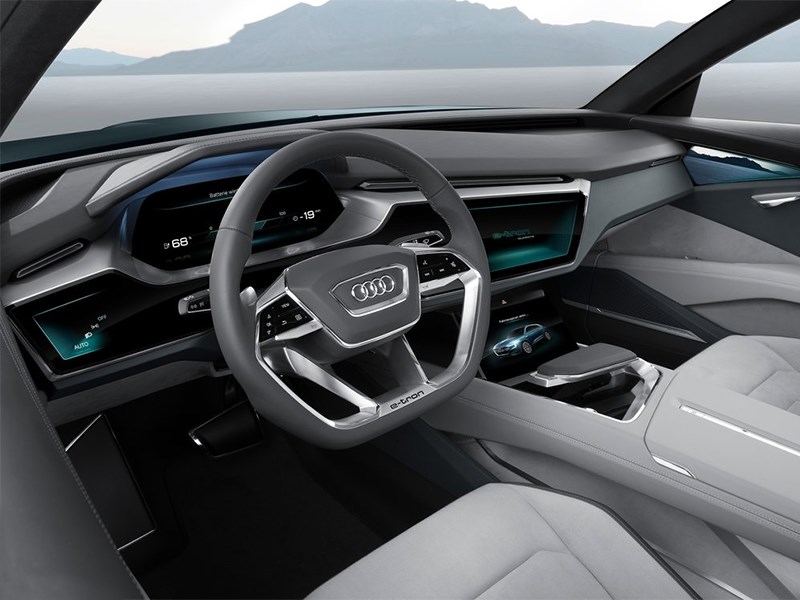 Audi e-Tron quattro 2015 салон