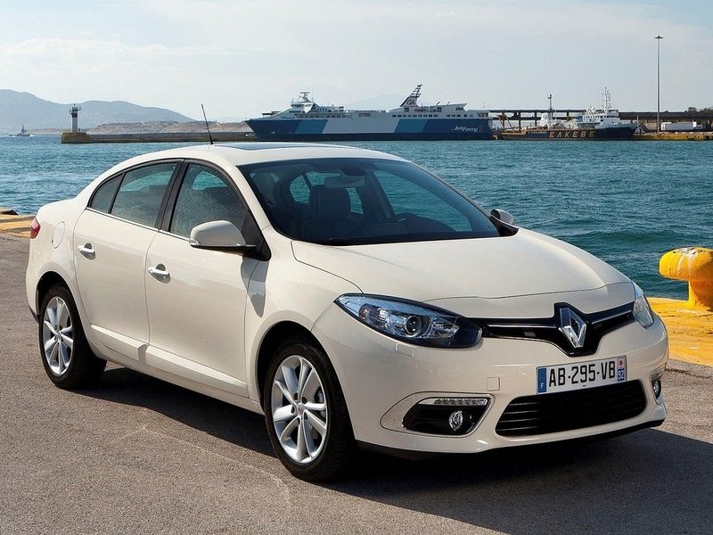 Renault объявила рублевые цены на рестайлинговый Fluence