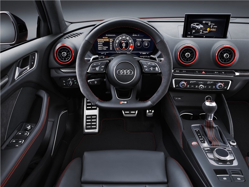 Audi RS3 Sedan 2017 салон