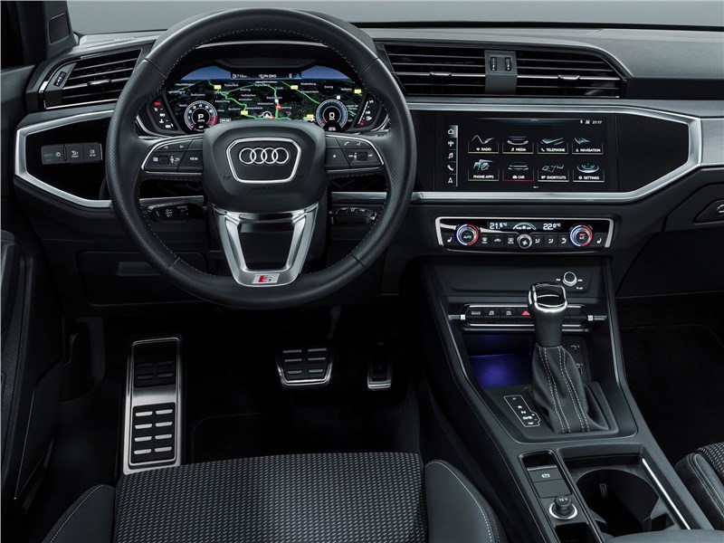 Audi Q3 2019 водительское место