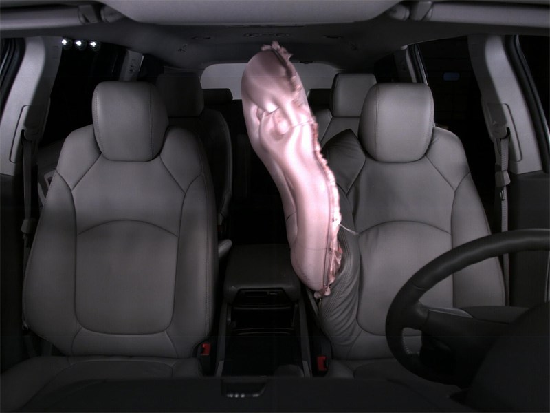 Кроссоверы Chevrolet Traverse получат центральную подушку безопасности