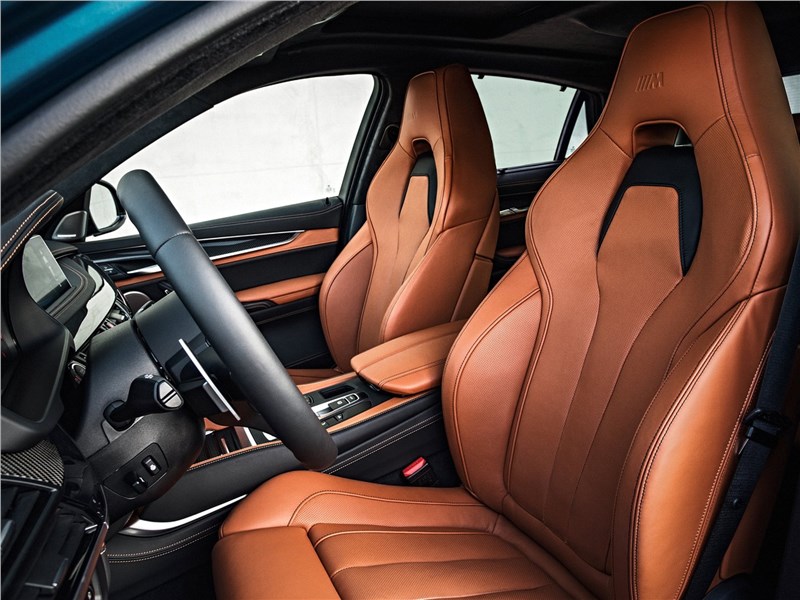 BMW X6 M 2016 передние кресла