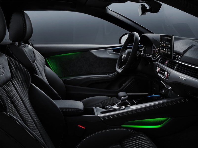 Audi A5 Coupe 2020 передние кресла