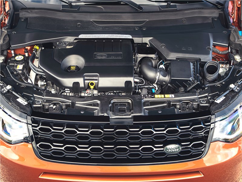 Land Rover Discovery Sport 2020 моторный отсек