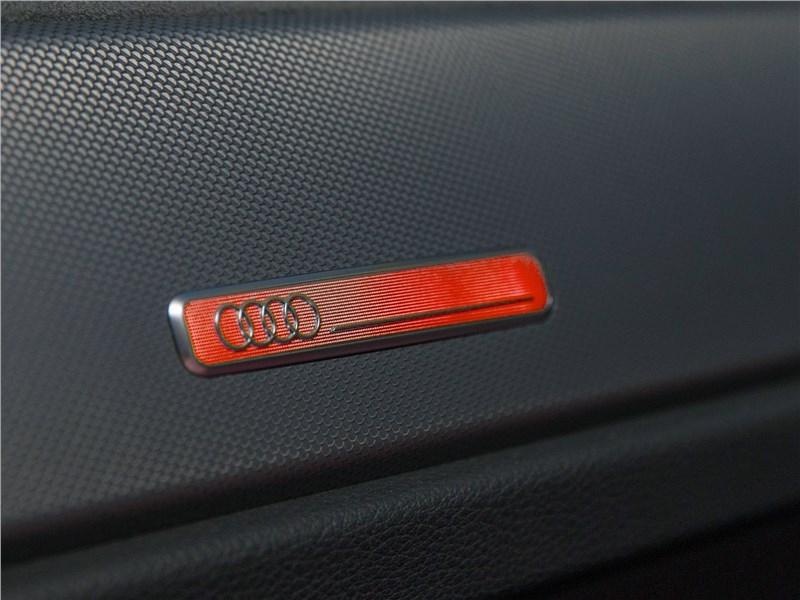 Audi Q3 2019 шильдик