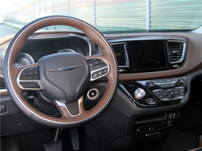 Chrysler Pacifica 2021 руль