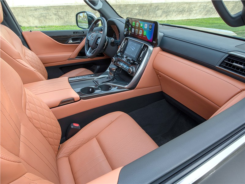 Lexus LX (2022) передние кресла