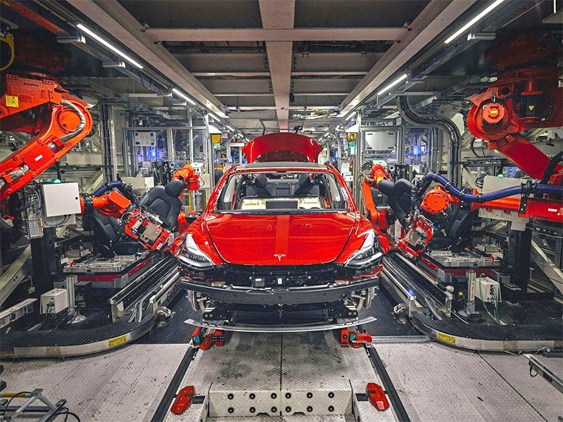 Tesla собирается построить еще одну громадную фабрику