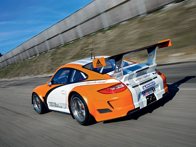 Porsche 911 GT3 R Hybrid 2.0 2013 вид сзади