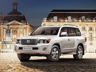 В России начались продажи специальной версии внедорожника Toyota Land Cruiser 200