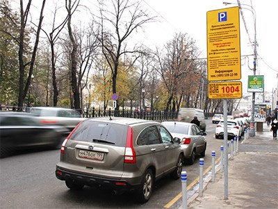 Власти Москвы могут отменить бесплатную парковку в центре по воскресеньям