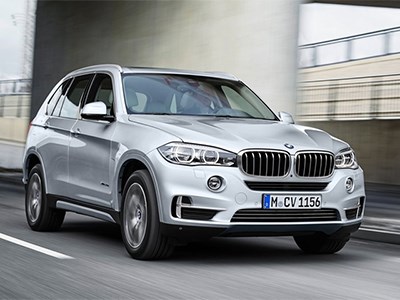 BMW X5 обзавелся гибридной силовой установкой