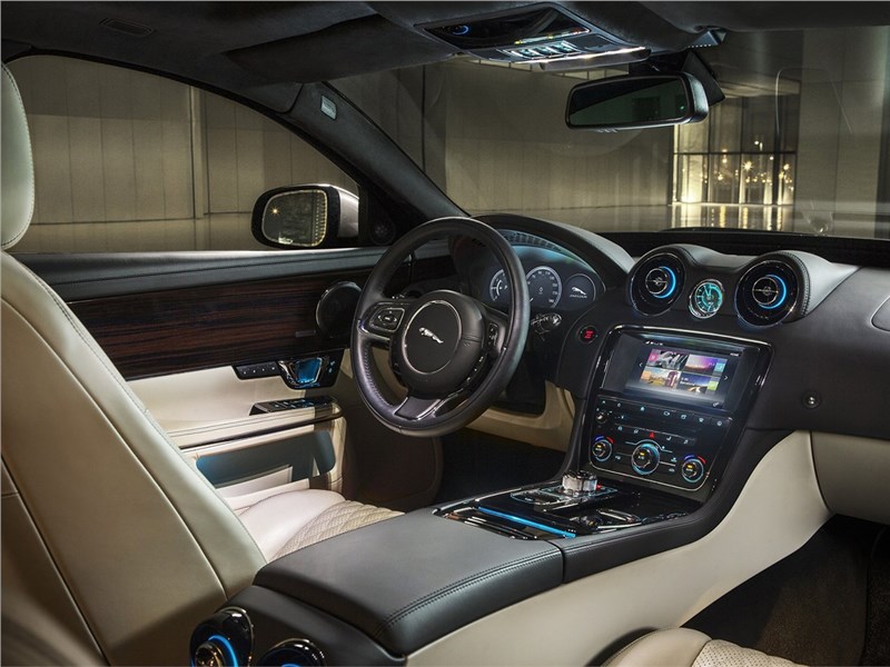 Jaguar XJ 2016 салон