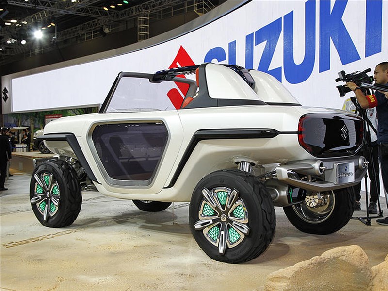 Suzuki e-Survivor concept 2017 вид сзади сбоку