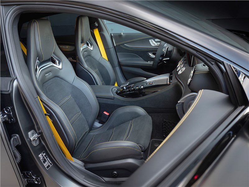 Mercedes-AMG GT 4-Door Coupe 2019 передние кресла