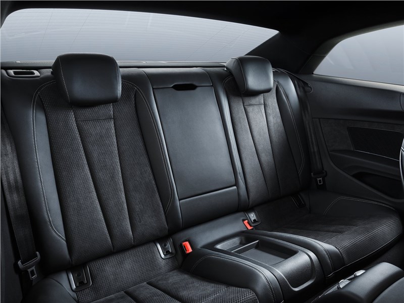 Audi A5 Coupe 2020 задний диван