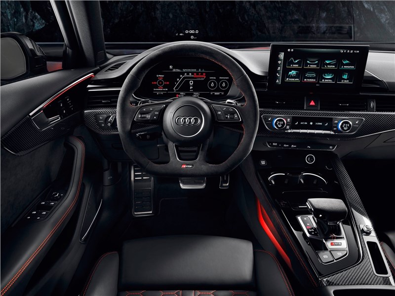 Audi RS4 Avant 2020 салон