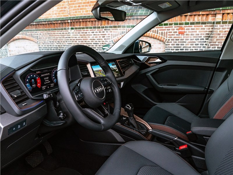 Audi A1 Citycarver 2020 салон