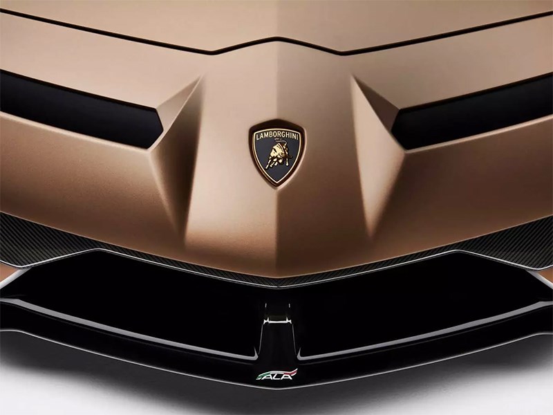 Lamborghini готова показать загадочную модель