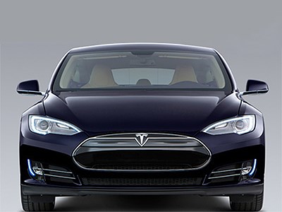 Компания Tesla объявила о разработке нового электрического седана
