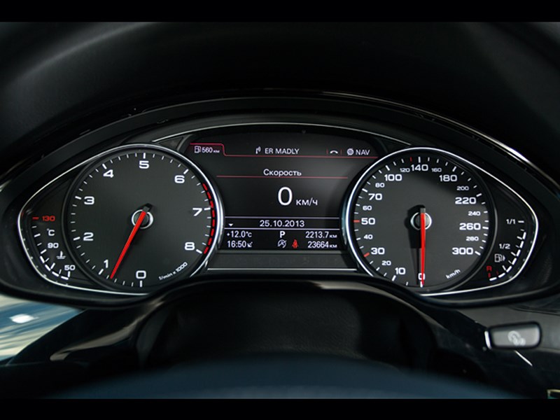 Audi A8 2014 приборная панель