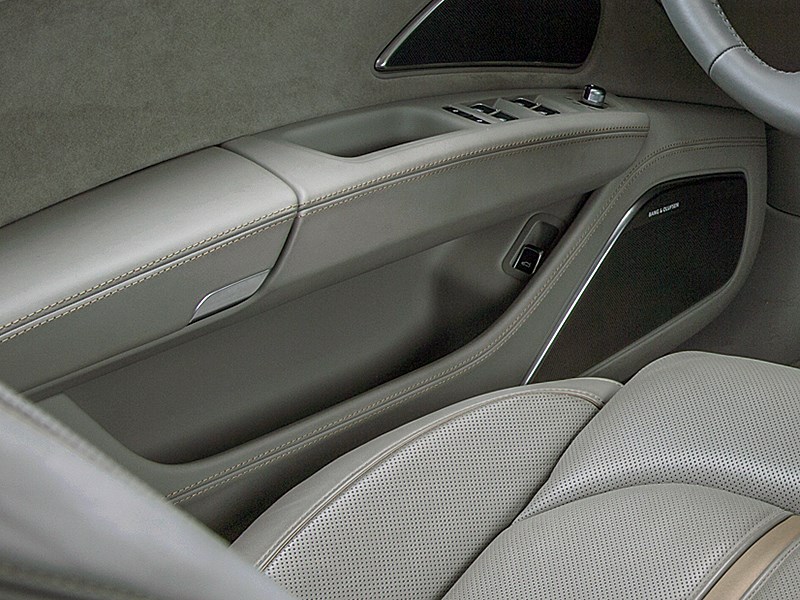 Audi A8 2014 дверь