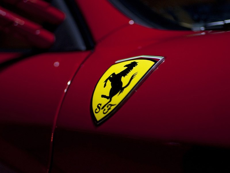 Во все тяжкие: Ferrari запатентовала 4-цилиндровый мотор