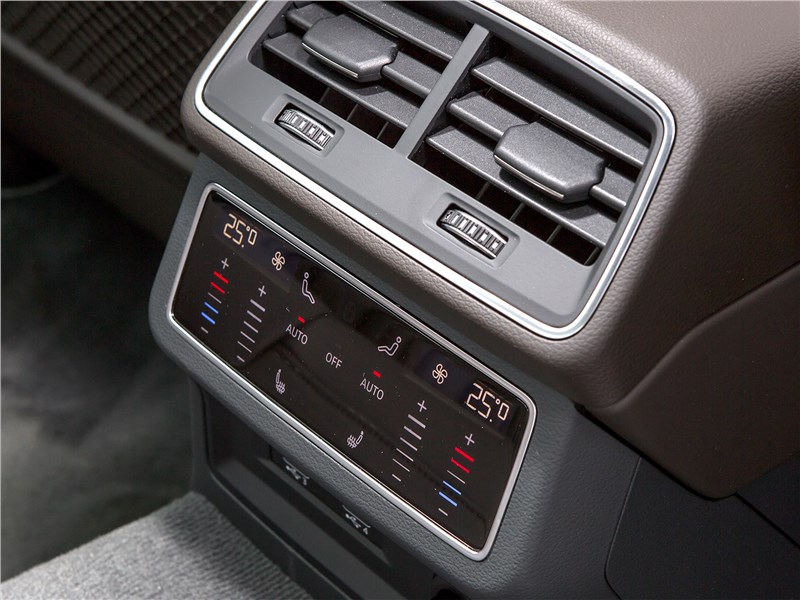 Audi A6 55 TFSI quattro 2019 климат для второго ряда