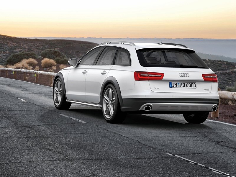 Audi A6 allroad quattro 2013 вид сзади