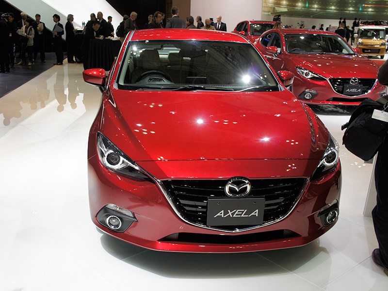 Mazda Axela 2013 вид спереди