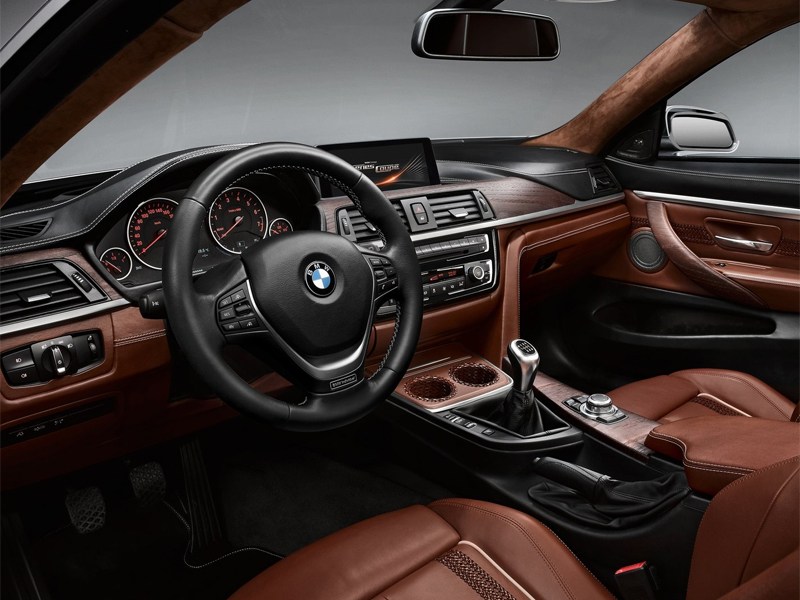 BMW 4-Series 2013 водительское место