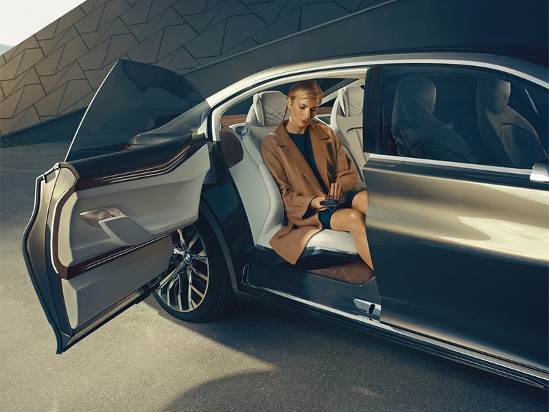 BMW Vision Future Luxury Concept 2014 пассажир на заднем кресле