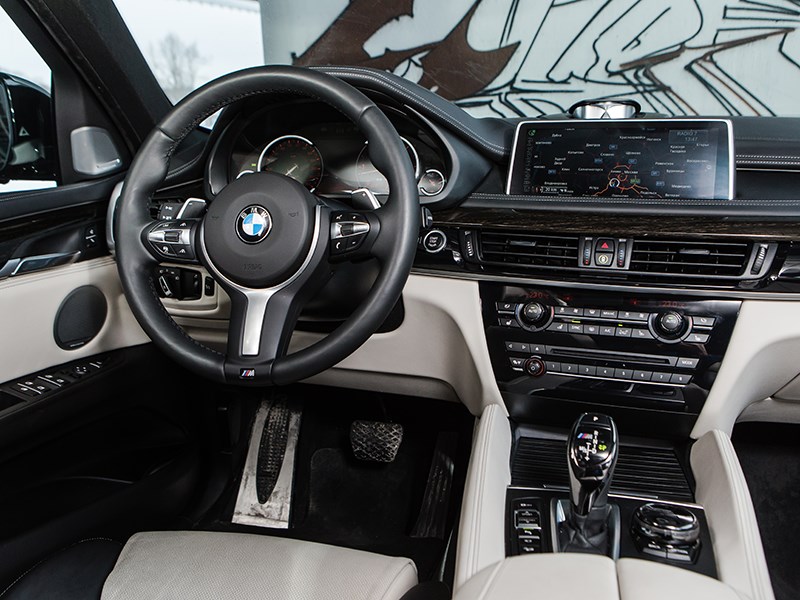 BMW X6 2015 водительское место