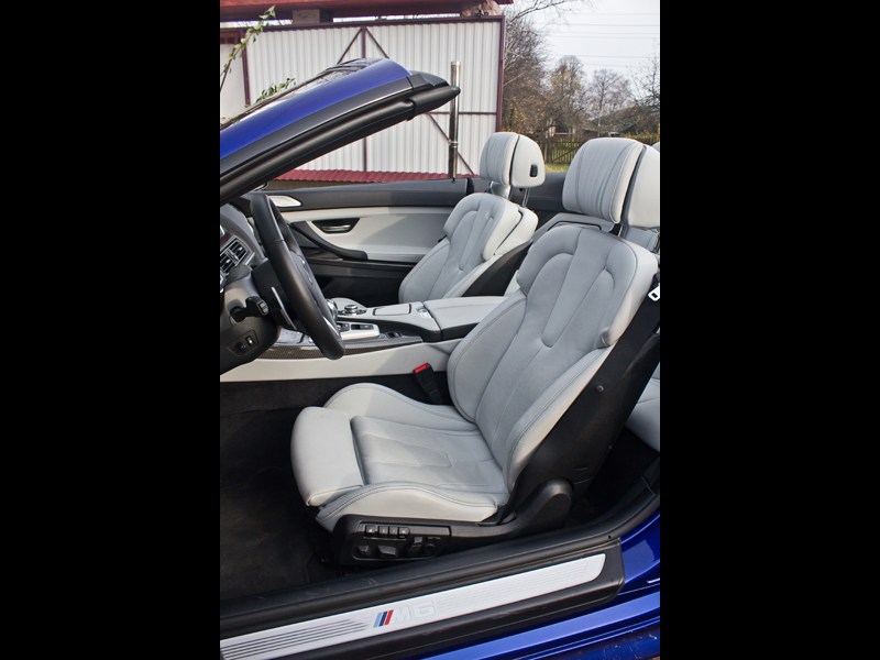 BMW M6 Cabrio 2012 водительское кресло