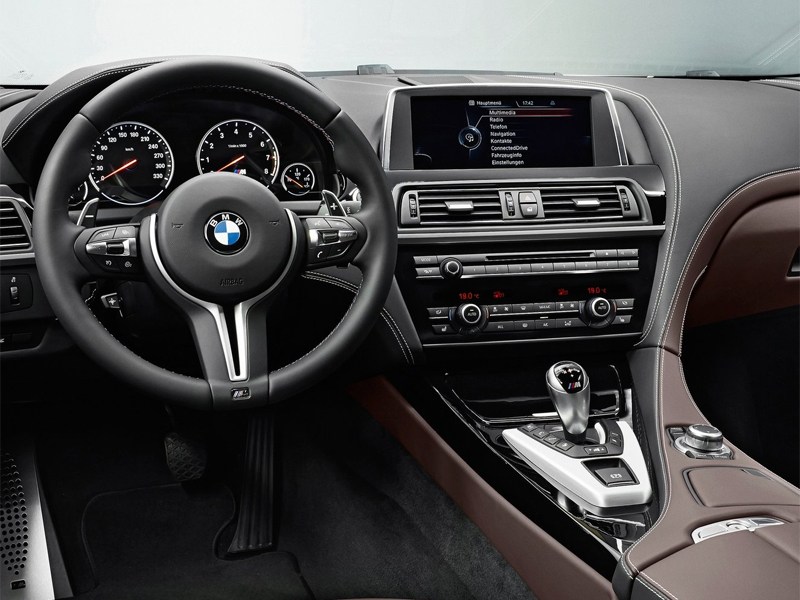 BMW M6 Gran Coupe 2013 водительское место