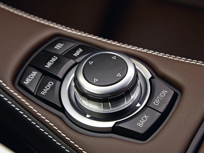 BMW M6 Gran Coupe 2013 управление аудиосистемой
