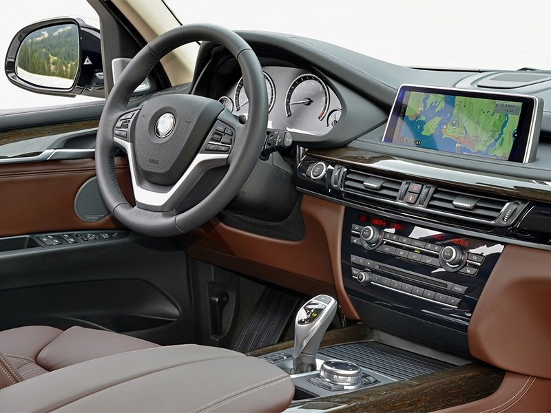 BMW X5 2013 водительское место