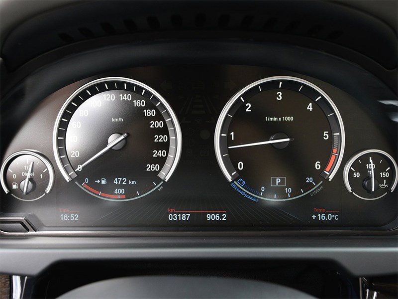 BMW X5 2013 приборная панель