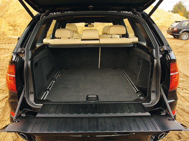 BMW X5 хDrive35i 2011 багажное отделение