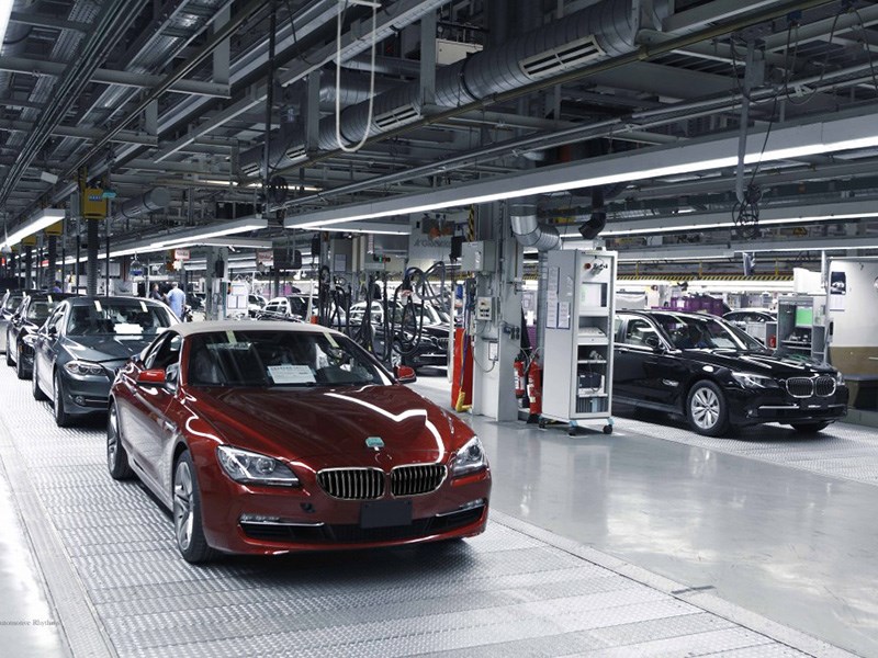BMW выбирает место для строительства завода в России
