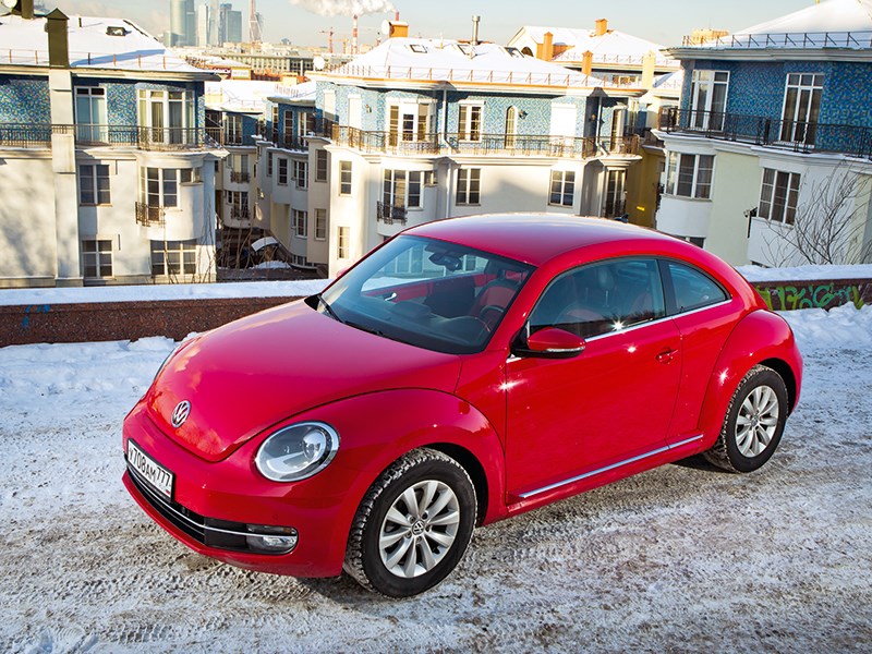 Volkswagen Beetle 2013 вид спереди