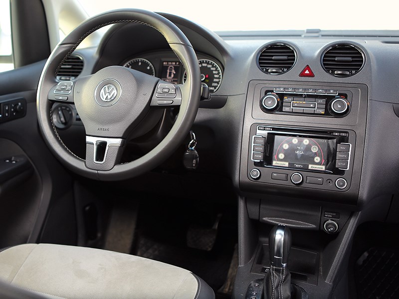 Volkswagen Caddy Edition30 2012 водительское место
