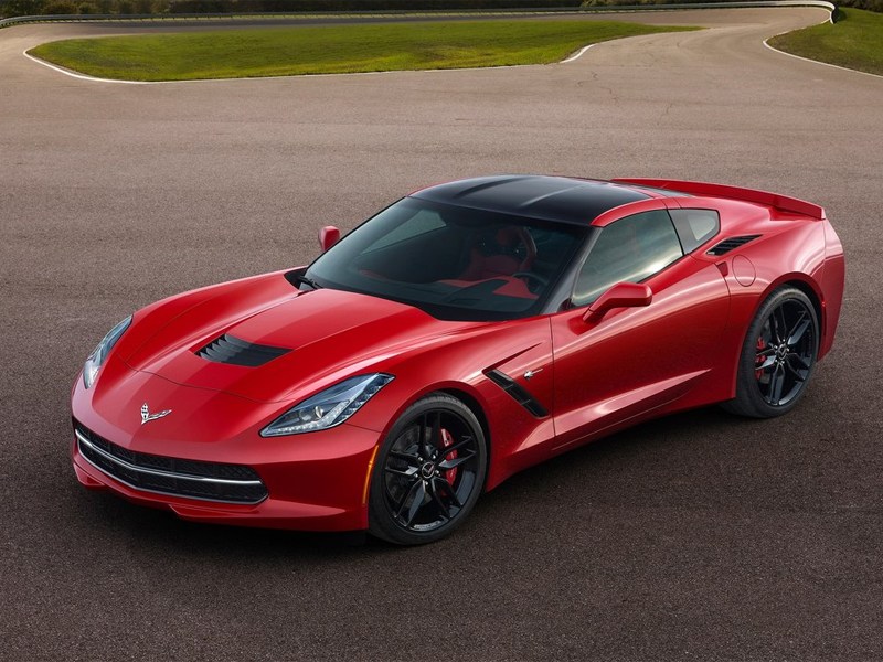 Новый Corvette Stingray продали с аукциона за 1,1 млн долларов