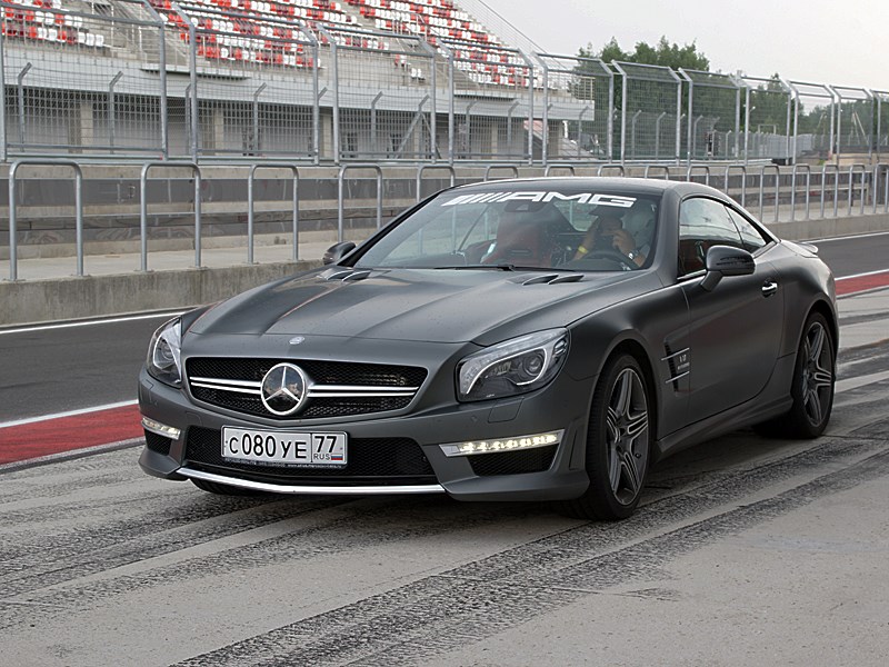 Mercedes-Benz SL63 AMG на трассе Moscow Raceway