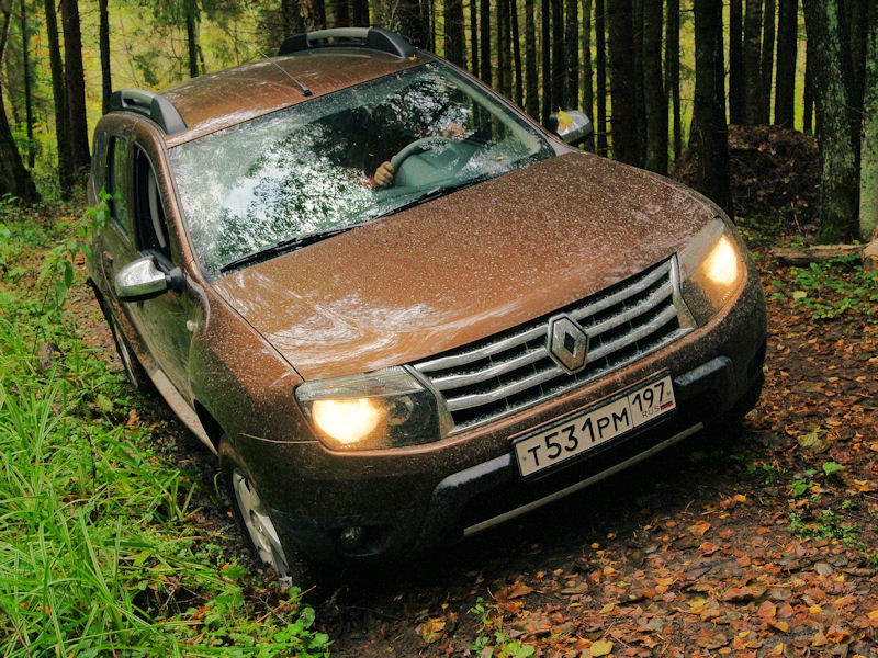 Renault Duster 2012 на бездорожье фото 7