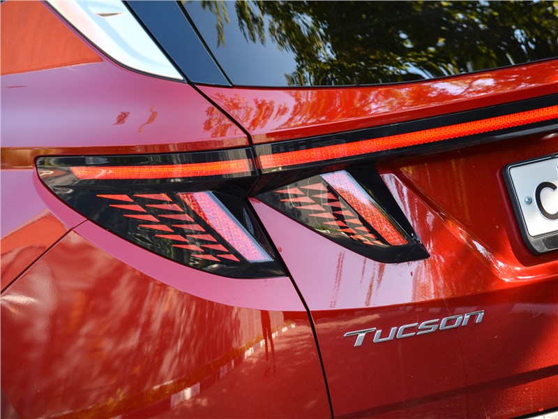 Hyundai Tucson (2021) задний фонарь